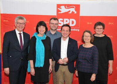 V.l.n.r.: Hans-Jürgen Saknus, Caroline Vermeulen, Simon Rydel, Sascha Binder, Evelyne Gebhardt und Leni Breymaier